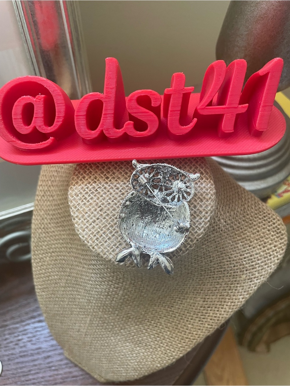 🔺🔺Rhinestone Accents Owl Brooch - Pink Crystal Accent - Picture 4 of 5